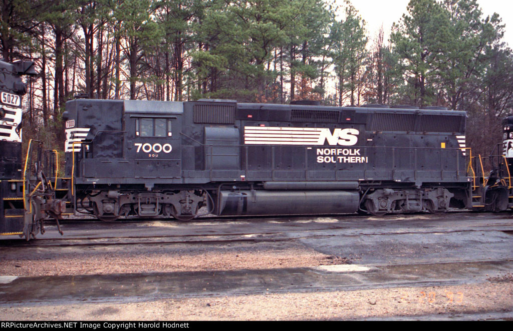 NS 7000 is the class unit of GP40X's